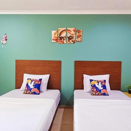 Yutaka Inn Dukuh Kupang Surabaya Exterior photo