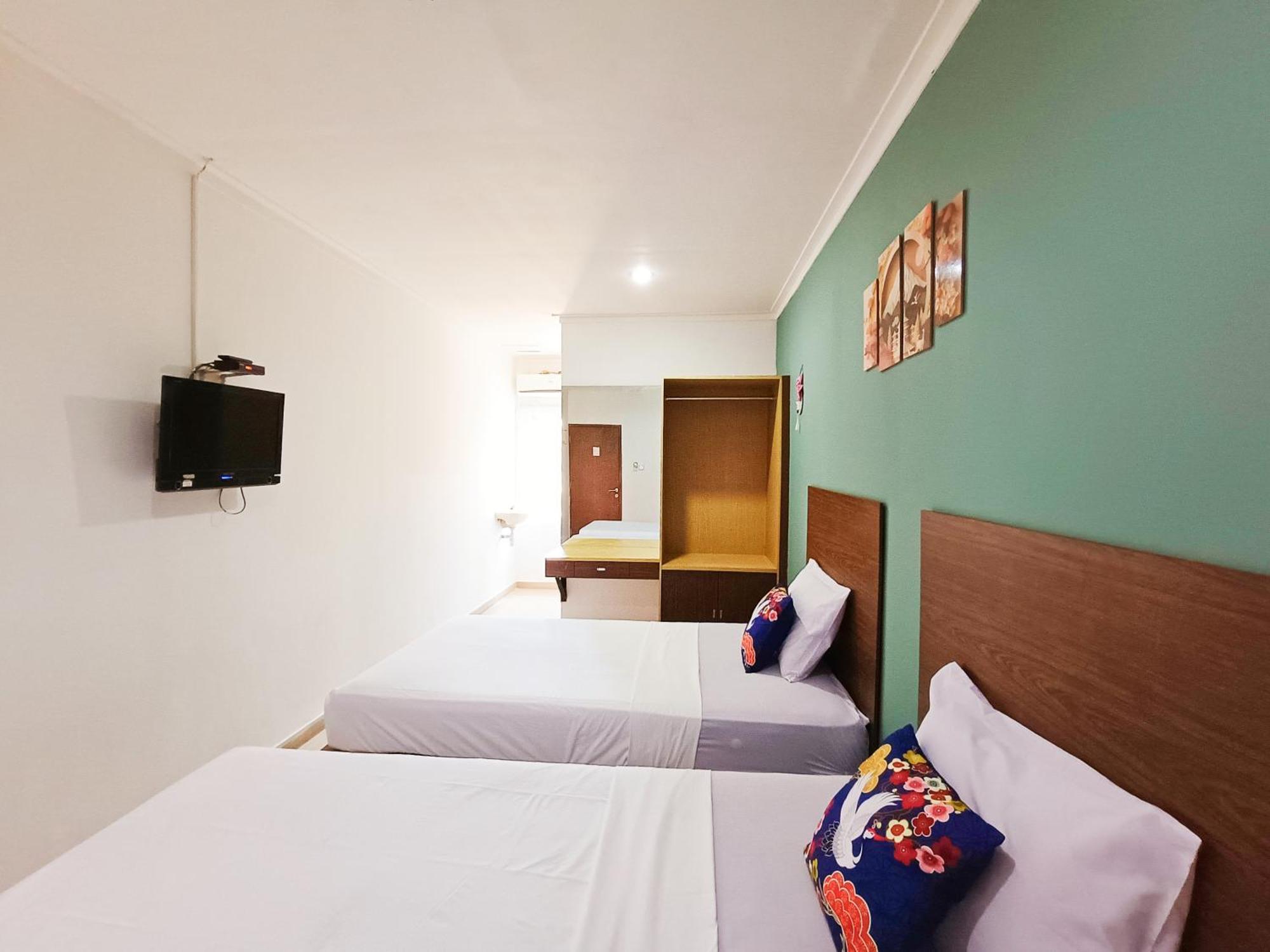 Yutaka Inn Dukuh Kupang Surabaya Exterior photo
