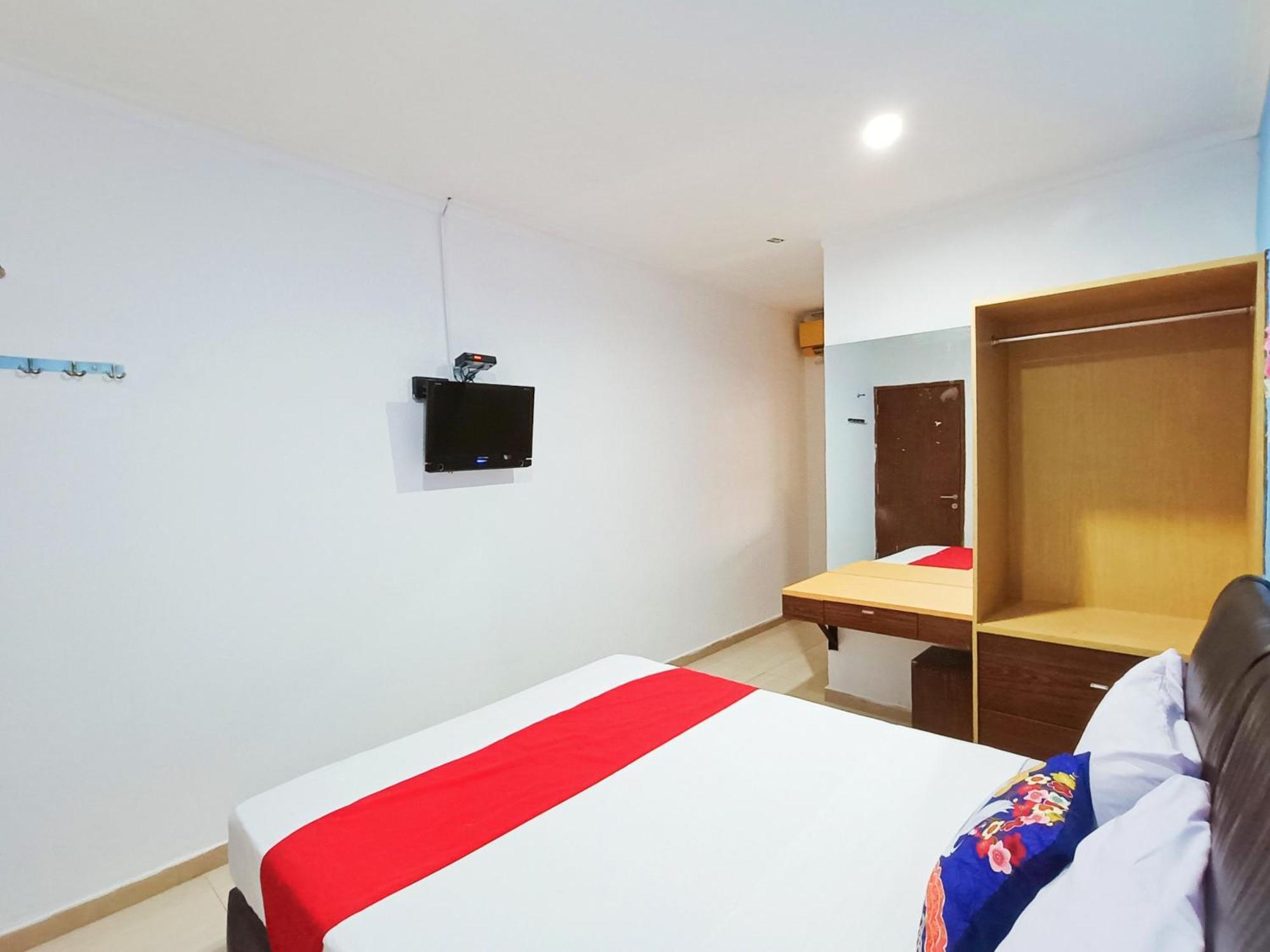 Yutaka Inn Dukuh Kupang Surabaya Exterior photo